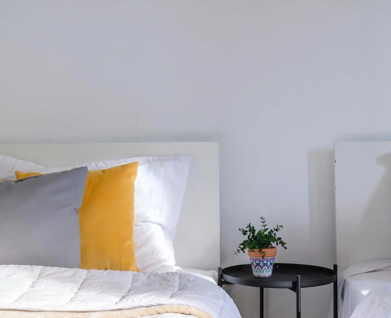 Большая Квартира На 8-9 Человек, С Красивым Видом 47 Almaty Apartment